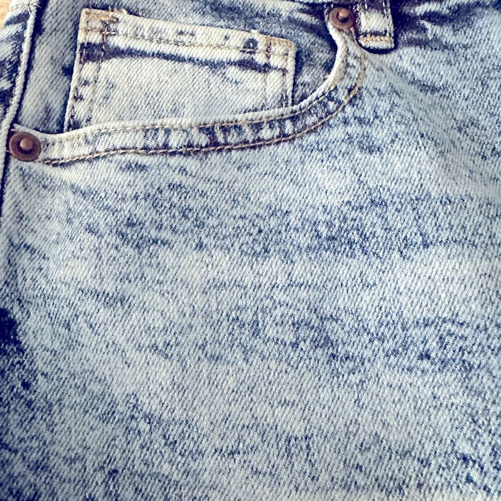 Gabrielle Union High Rise Ripped Straight Leg Jeans in the Size 10 - Picture 11 of 12